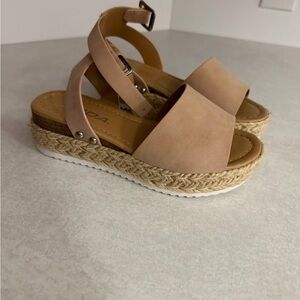 Soda Tan Espadrille Sandals Size toddler 13.5